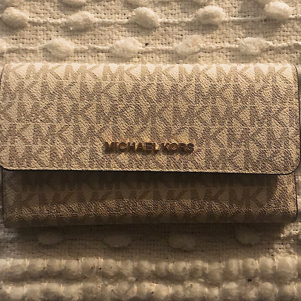 Micheal Kors wallet